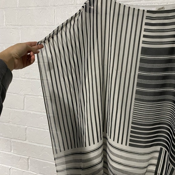 Calvin Klein Flowy Striped Blouse Top - Picture 4 of 6